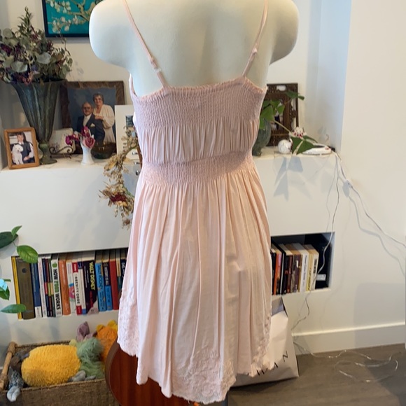 Cute and darling baby pink summer dress - Picture 3 of 5
